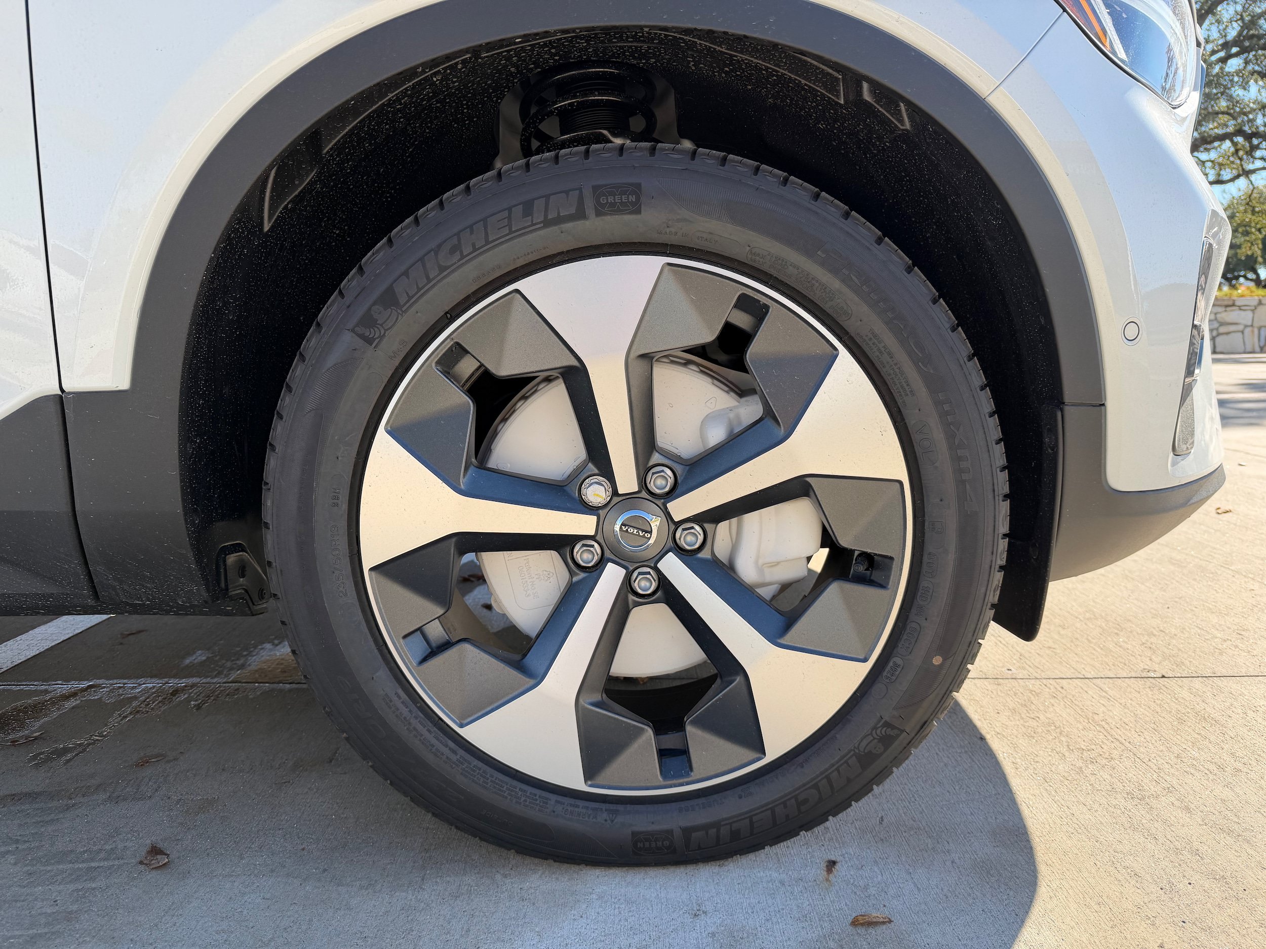 New 2026 Volvo XC40 B5 Plus w/ Protection Package Premier AWD/4WD image 7
