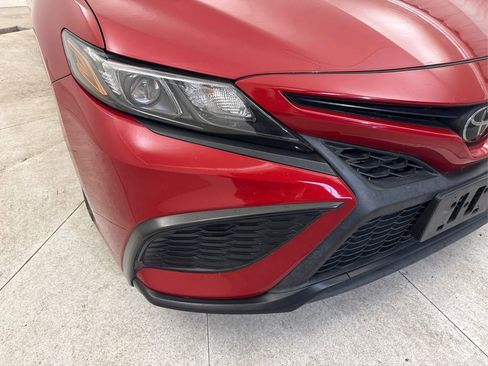 Used 2022 Toyota Camry SE FWD image 17