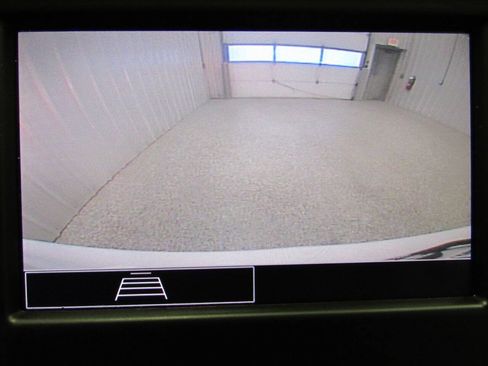 Used 2022 Chevrolet Equinox LS w/ LS Convenience Package AWD/4WD image 39