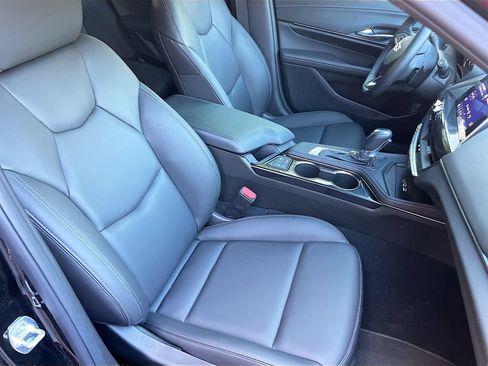 Used 2025 Cadillac CT4 Luxury RWD image 27