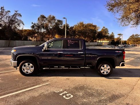 Used 2022 Chevrolet Silverado 2500 LTZ w/ LTZ Convenience Package image 4