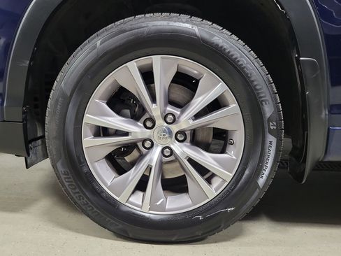 Used 2014 Toyota Highlander XLE image 6