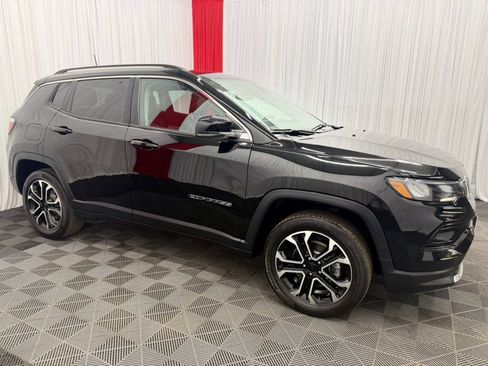 Used 2022 Jeep Compass Limited w/ Sun and Sound Group AWD/4WD image 3