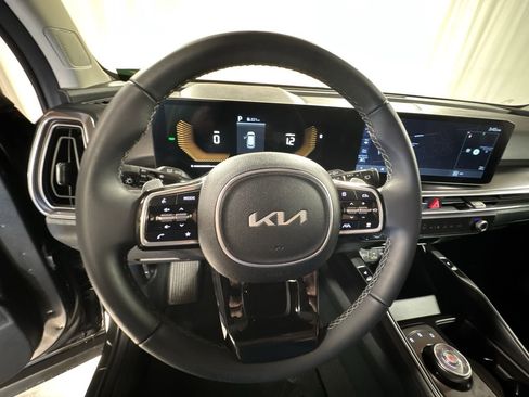 Certified 2025 Kia Sorento EX image 23