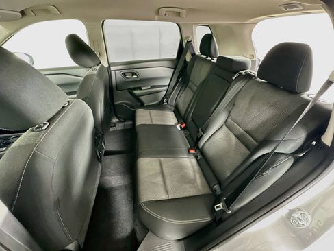 Used 2025 Nissan Rogue SV FWD image 26