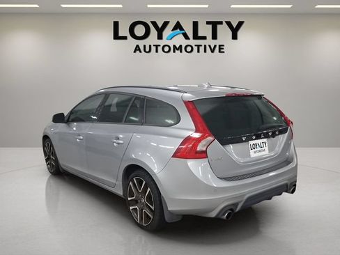 Used 2018 Volvo V60 T5 Dynamic w/ Vision Package FWD image 3