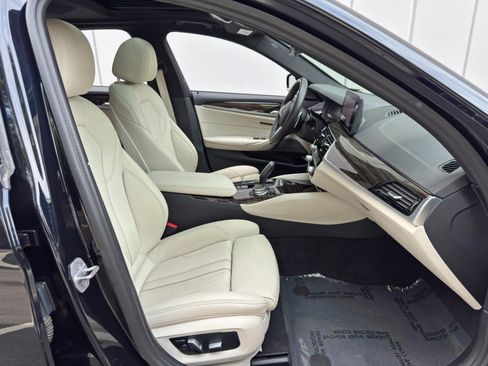 Used 2021 BMW 540i w/ M Sport Package RWD image 16