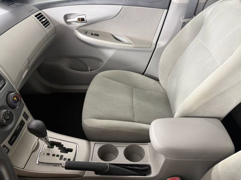 Used 2012 Toyota Corolla LE FWD image 18