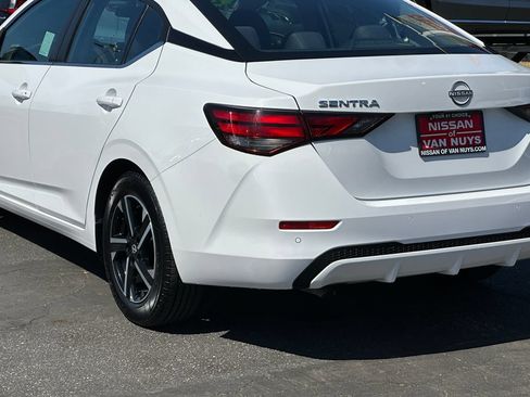 Used 2024 Nissan Sentra SV FWD image 5