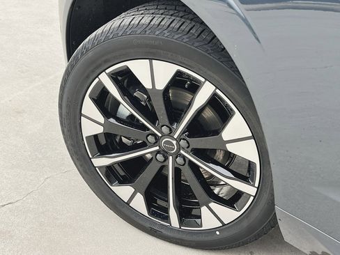 New 2026 Volvo XC60 B5 Plus w/ Climate Package AWD/4WD image 12