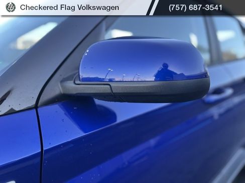 Used 2021 Hyundai Venue SE image 2