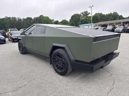 Used 2024 Tesla Cybertruck AWD Crew Cab image 3