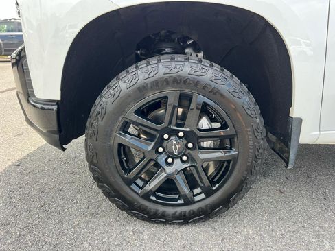 Used 2022 Chevrolet Silverado 1500 LT Trail Boss w/ Convenience Package II image 42