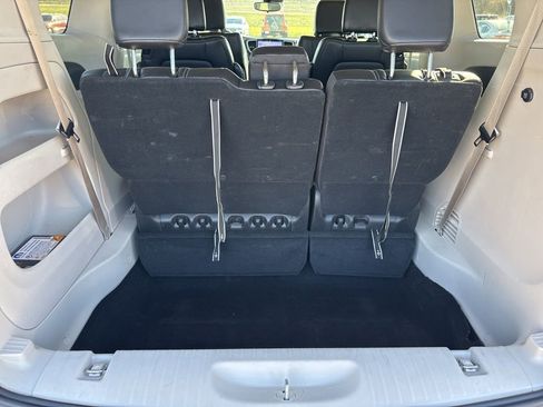 Certified 2024 Chrysler Pacifica Touring-L image 33