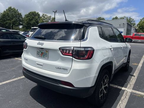 Used 2024 Jeep Compass Limited AWD/4WD image 3