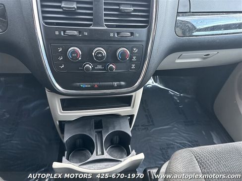 Used 2017 Dodge Grand Caravan SE w/ Power Window Group image 25