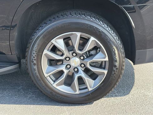 Used 2023 Chevrolet Tahoe LT w/ Luxury Package RWD image 38