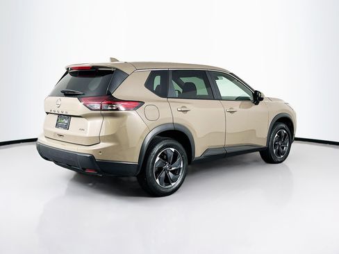 Used 2025 Nissan Rogue SV AWD/4WD image 9