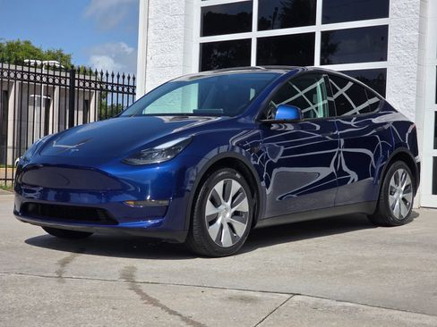 Used 2023 Tesla Model Y Long Range AWD/4WD image 9