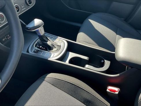 New 2026 Hyundai Kona SE image 8