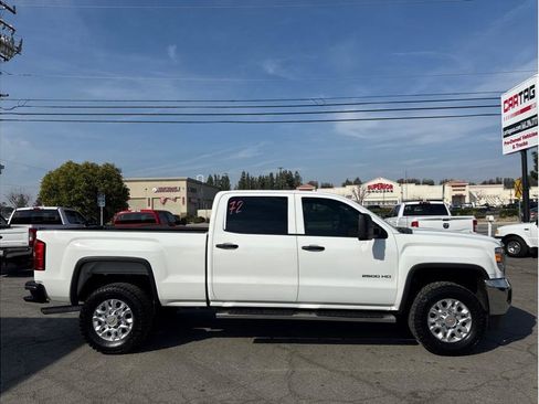 Used 2015 GMC Sierra 2500 2WD Crew Cab image 4