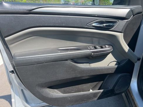 Used 2011 Cadillac SRX 2WD image 17