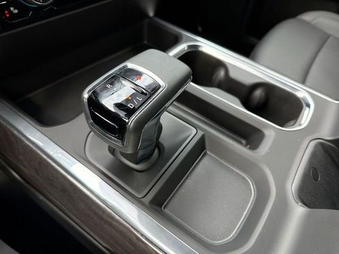 Used 2025 Chevrolet Silverado 1500 LTZ AWD/4WD image 20