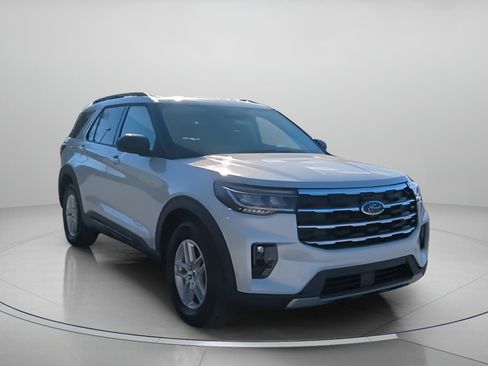 New 2026 Ford Explorer Active w/ Active Comfort Package image 4