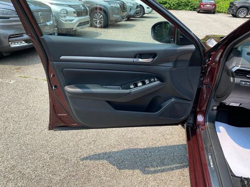 Used 2025 Nissan Altima 2.5 SL AWD/4WD image 10