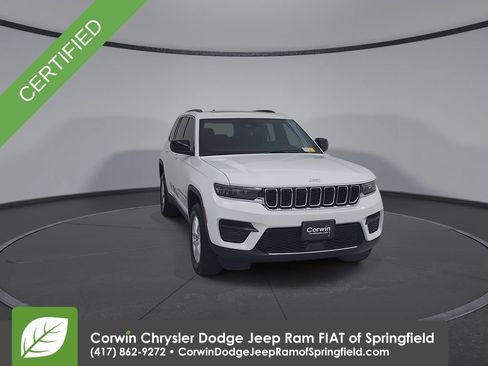 Certified 2026 Jeep Grand Cherokee Laredo X AWD/4WD image 4