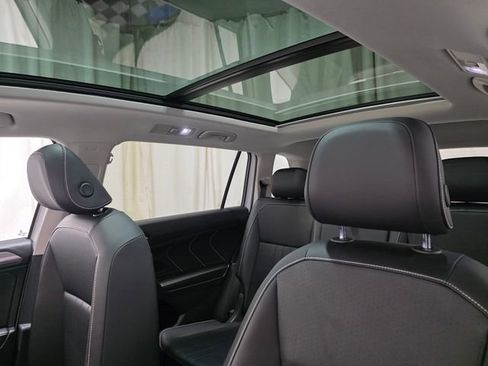 Certified 2022 Volkswagen Tiguan SE image 25