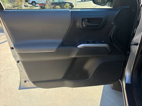 Used 2020 Toyota Tacoma SR5 image 14