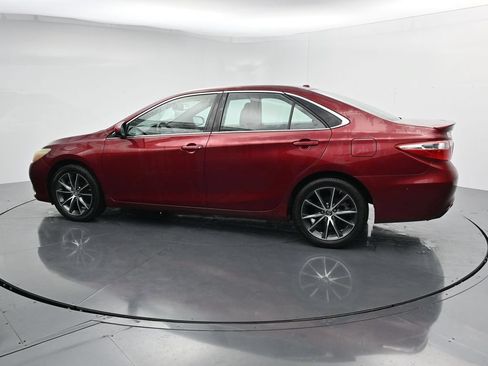 Used 2016 Toyota Camry XSE w/ Moonroof Package FWD image 5