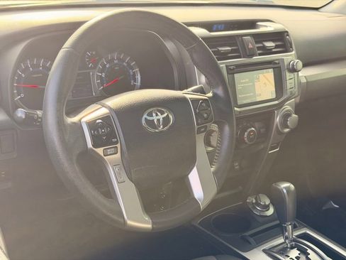Used 2018 Toyota 4Runner SR5 Premium AWD/4WD image 19