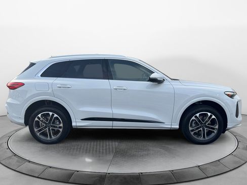 New 2025 Audi Q5 Premium Plus image 8