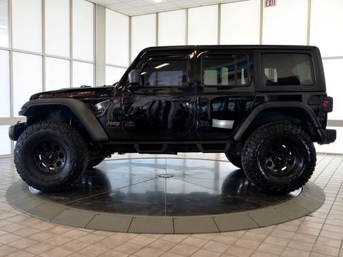Used 2018 Jeep Wrangler Unlimited Rubicon w/ Cold Weather Group AWD/4WD image 6