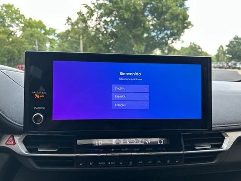 Used 2025 Toyota Sienna Platinum AWD/4WD image 15