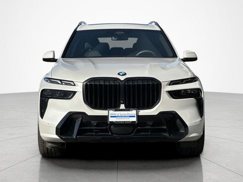 Used 2024 BMW X7 xDrive40i w/ M Sport Package AWD/4WD image 8