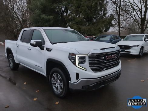 Used 2025 GMC Sierra 1500 SLT image 2