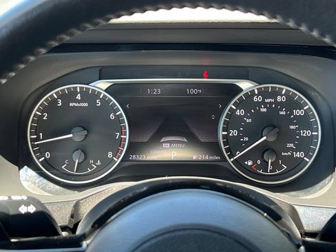 Used 2025 Nissan Pathfinder SL w/ SL Premium Package FWD image 26
