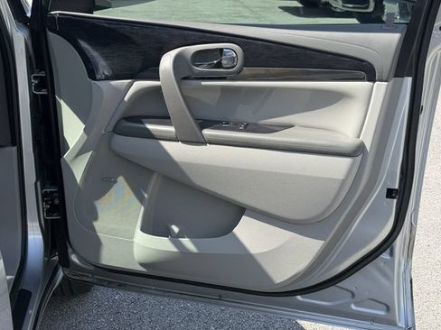 Used 2017 Buick Enclave Leather FWD image 34
