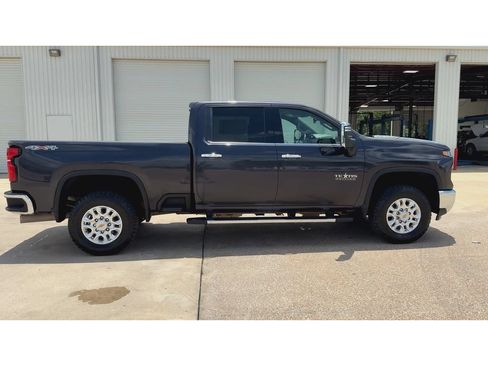 Used 2024 Chevrolet Silverado 2500 LTZ w/ LTZ Texas Edition AWD/4WD image 9