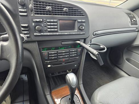 Used 2005 Saab 9-3 Arc image 10