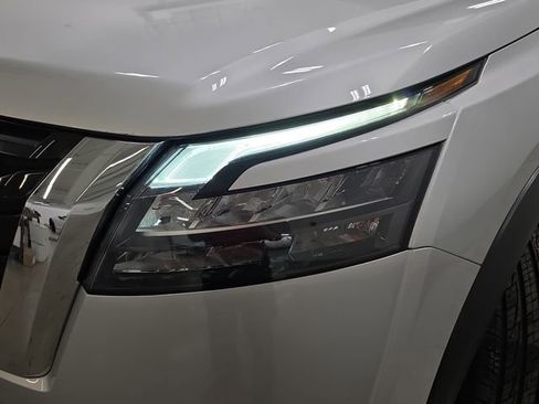 Used 2025 Nissan Pathfinder SV AWD/4WD image 28