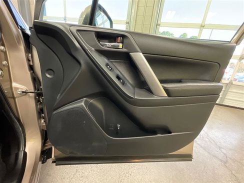 Used 2015 Subaru Forester 2.5i Limited image 24