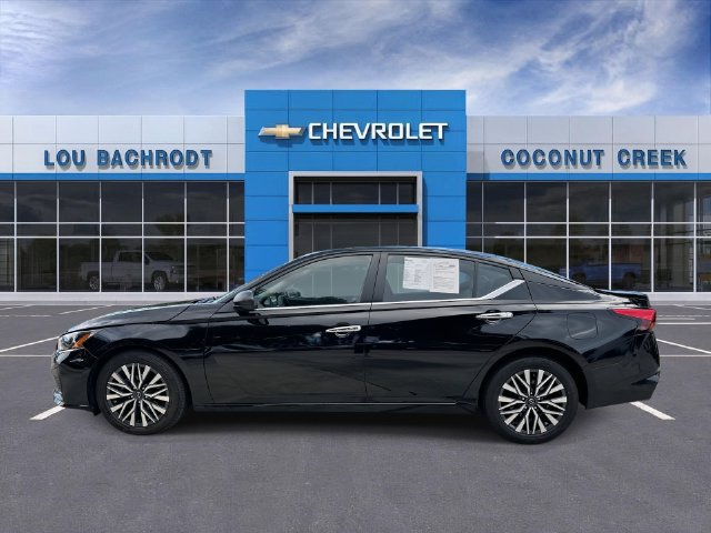 Used 2024 Nissan Altima 2.5 SV FWD image 5