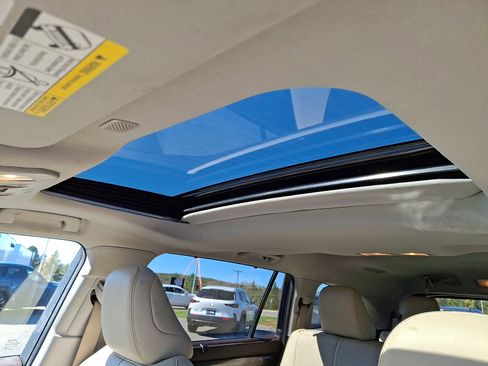 Used 2021 Toyota Highlander Limited image 15