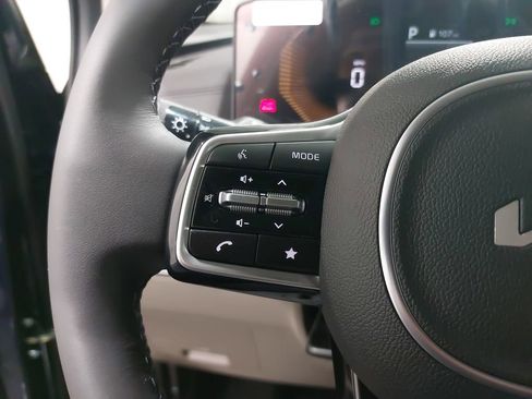 New 2026 Kia Carnival FWD image 18