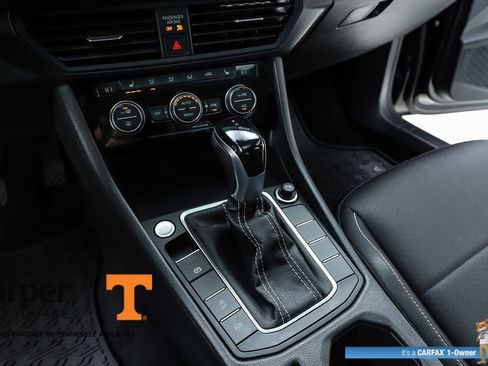 Used 2024 Volkswagen Jetta SE w/ Panoramic Sunroof Package image 24