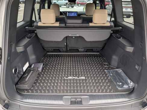 Used 2025 Lexus GX 550 image 16